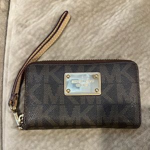 Michael Kors leather logo wallet wristlet